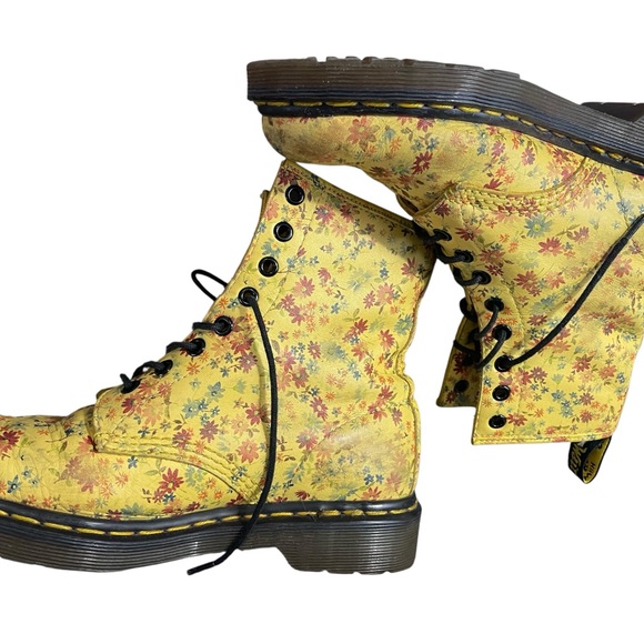 Dr. Martens 1460 Lace Up Leather Boots Ditzy Floral In Acid Wash Yellow, Size 7 - Picture 5 of 10